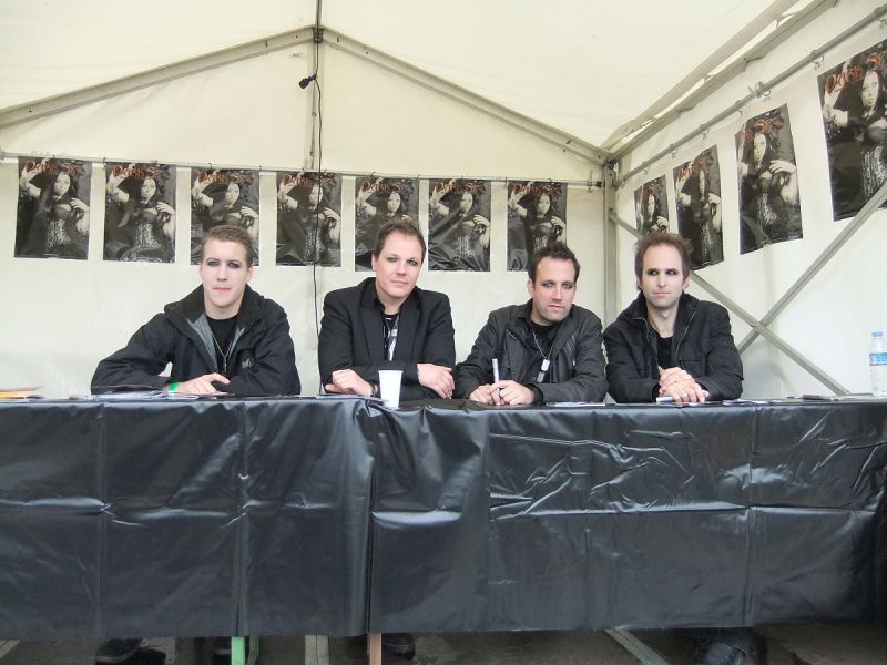 Datei:Burn 5890089031 c61fe24a8d o.jpg