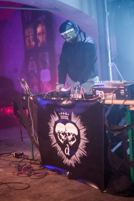 Datei:DISHARMONY 26439887416 7f7f16b3bf o.jpg