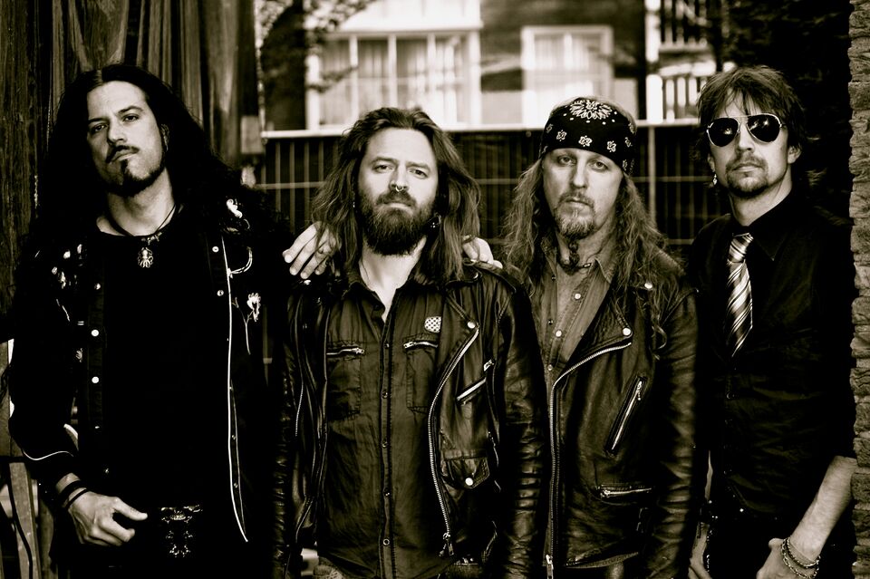 Datei:The Quill Band Photo.jpg