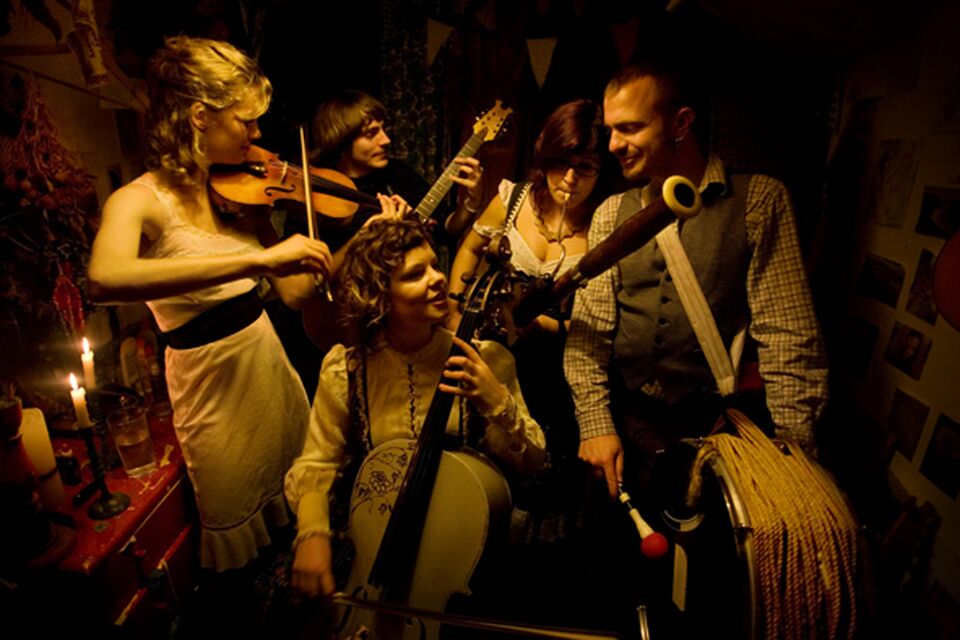 Datei:Moulettes 5179985640 016e4c7e63 o.jpg