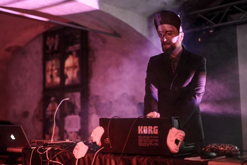 Datei:Dogpop 25863333923 2b3913614d o.jpg