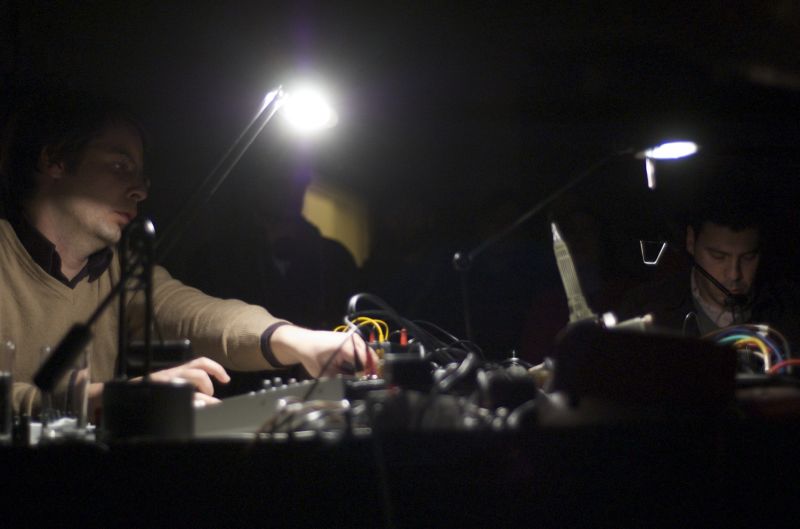 Datei:Groupshow 4340799836 5159457377 o.jpg